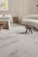 https://riverhillfloors.com.au/wp-content/uploads/2023/07/Riverhill_Herringbone_9mm_Snow_grey.jpg
